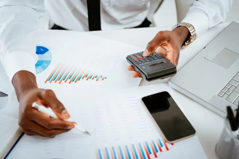 Início 12 208701 carga tributaria para empresas como reduzir o peso dos impostos
